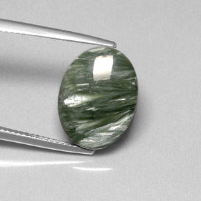 Serafinito Verde naturale da 8.81 ct, Taglio ovale, Opaco