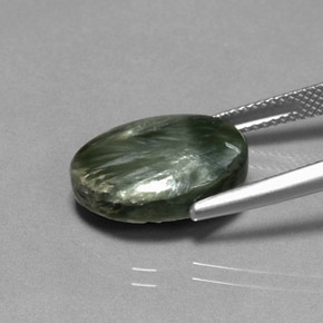 Serafinite naturale verde da 7,83 ct, taglio ovale, opaco