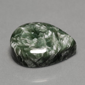 Serafinite naturale verde da 8,33 ct, taglio a pera, opaco