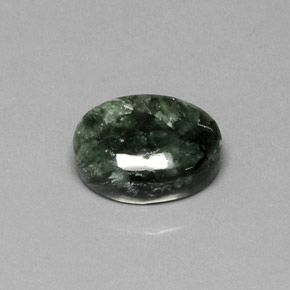 Serafinito Verde naturale da 9.81 ct, Taglio ovale, Opaco