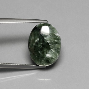 Serafinito Verde naturale da 9.81 ct, Taglio ovale, Opaco