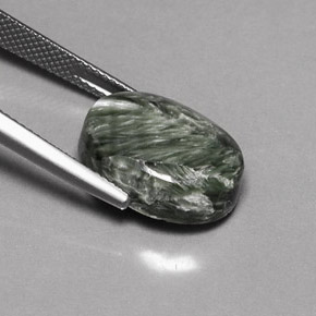 Serafinito Verde naturale da 9.58 ct, Taglio ovale, Opaco