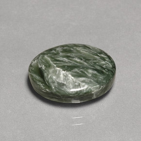 Serafinito Verde naturale da 8.07 ct, Taglio ovale, Opaco