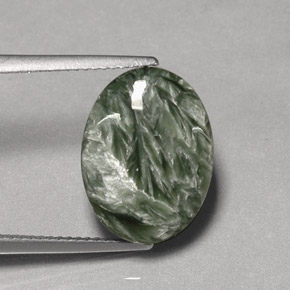 Serafinito Verde naturale da 8.07 ct, Taglio ovale, Opaco