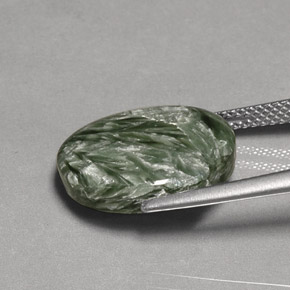 Serafinito Verde naturale da 8.07 ct, Taglio ovale, Opaco