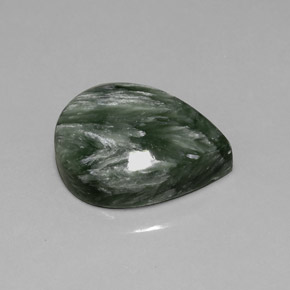 Serafinito Verde naturale da 8.73 ct, Forma a pera, Opaco