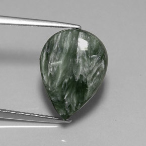 Serafinito Verde naturale da 8.73 ct, Forma a pera, Opaco