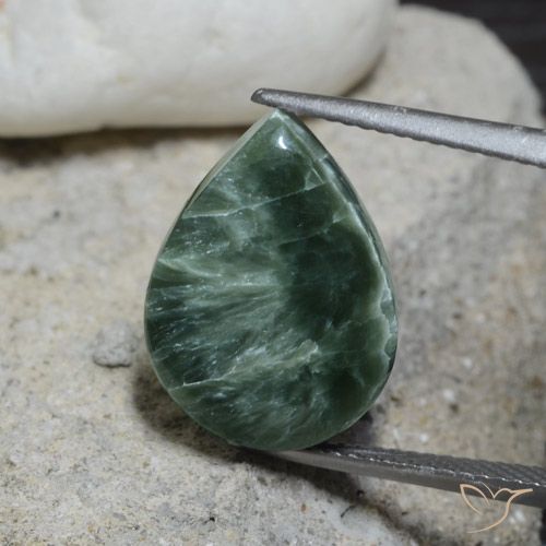 Serafinito Medium Green    naturale da 8.23 ct, Forma a pera, Opaco
