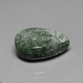Serafinite naturale verde da 8,49 ct, taglio a pera, opaco