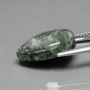 Serafinite naturale verde da 8,49 ct, taglio a pera, opaco