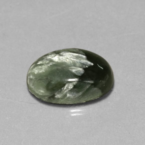 Serafinito Verde naturale da 4.78 ct, Taglio ovale, Opaco