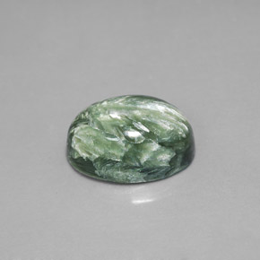 Serafinito Verde naturale da 6.71 ct, Taglio ovale, Opaco