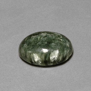 Serafinito Verde naturale da 9.74 ct, Taglio ovale, Opaco