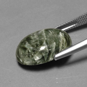 Serafinito Verde naturale da 10.40 ct, Taglio ovale, Opaco