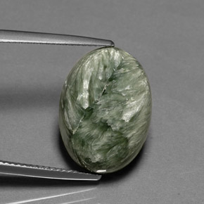 Serafinito Verde naturale da 10.12 ct, Taglio ovale, Opaco