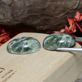 Gemme di Serafinito Verde naturale da 20.56 ct, Taglio ovale, Opaco
