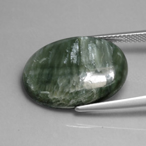 Serafinite naturale verde da 11,82 ct, taglio ovale, opaco