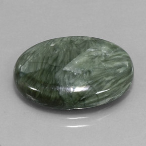 Serafinite naturale verde da 10,47 ct, taglio ovale, opaco