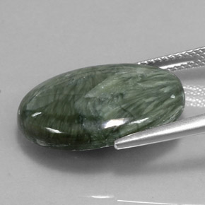 Serafinite naturale verde da 10,47 ct, taglio ovale, opaco
