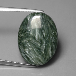 Serafinito Verde naturale da 10.38 ct, Taglio ovale, Opaco