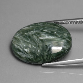 Serafinito Verde naturale da 10.38 ct, Taglio ovale, Opaco