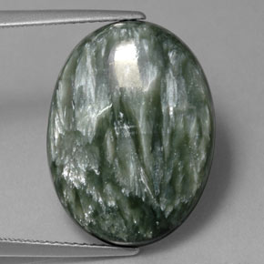 Serafinito Verde naturale da 12.82 ct, Taglio ovale, Opaco