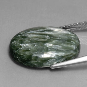 Serafinito Verde naturale da 12.82 ct, Taglio ovale, Opaco