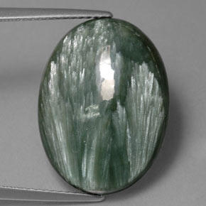 Serafinite naturale verde da 11,40 ct, taglio ovale, opaco
