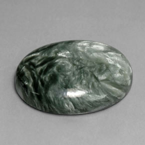 Serafinite naturale verde da 10,79 ct, taglio ovale, opaco