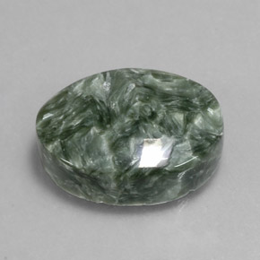 Serafinite naturale verde da 8,92 ct, taglio ovale, opaco