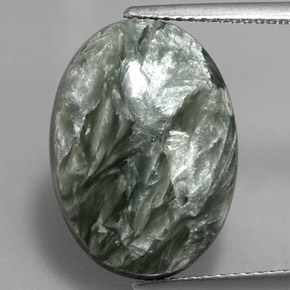 Serafinite naturale verde da 9,46 ct, taglio ovale, opaco