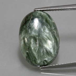 Serafinito Verde naturale da 6.95 ct, Taglio ovale, Opaco