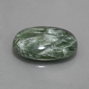Serafinito Verde naturale da 6.95 ct, Taglio ovale, Opaco