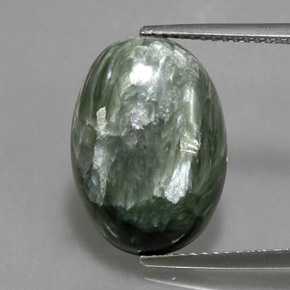 Serafinito Verde naturale da 7.65 ct, Taglio ovale, Opaco