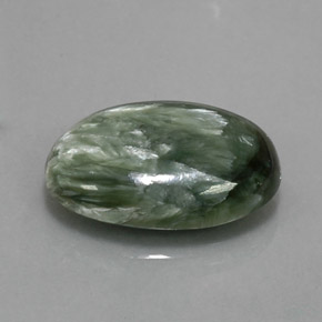 Serafinito Verde naturale da 7.65 ct, Taglio ovale, Opaco