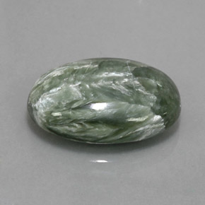 Serafinite naturale verde da 8,60 ct, taglio ovale, opaco