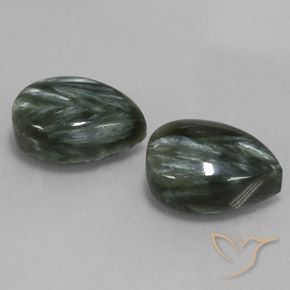 Gemme di Serafinito Verde scuro naturale da 11.87 ct, Forma a pera, Opaco