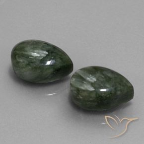 Gemme di Serafinito Verde medio naturale da 12.23 ct, Forma a pera, Opaco
