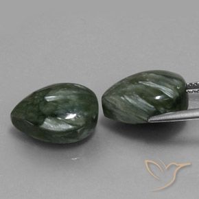 Gemme di Serafinito Verde medio naturale da 12.23 ct, Forma a pera, Opaco