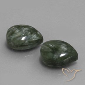 Gemme di Serafinito Army Green naturale da 12.60 ct, Forma a pera, Opaco