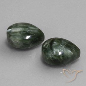 Gemme di Serafinito Verde grigiastro naturale da 12.35 ct, Forma a pera, Opaco