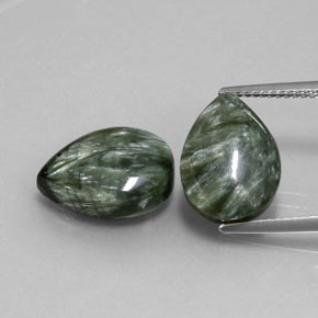 Serafinite naturale verde da 9,45 ct, taglio a pera, opaco