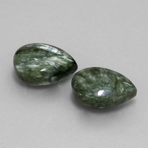 Serafinite naturale verde da 9,45 ct, taglio a pera, opaco
