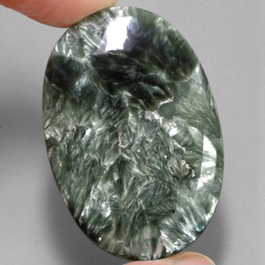 Serafinite naturale verde da 59,99 ct, taglio ovale, opaco