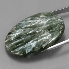 Serafinite naturale verde da 54,47 ct, taglio ovale, opaco