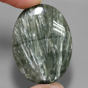 Serafinite naturale verde da 49,44 ct, taglio ovale, opaco