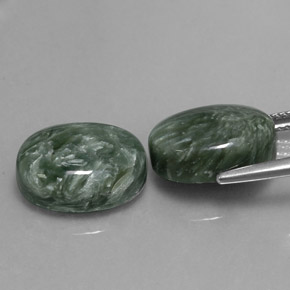 Serafinite naturale verde da 13,60 ct, taglio ovale, opaco