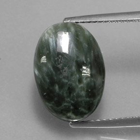 Serafinite naturale verde da 7,19 ct, taglio ovale, opaco