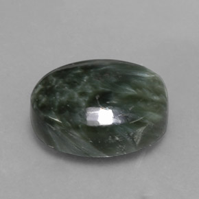 Serafinite naturale verde da 7,19 ct, taglio ovale, opaco