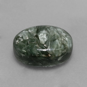 Serafinito Verde naturale da 6.42 ct, Taglio ovale, Opaco